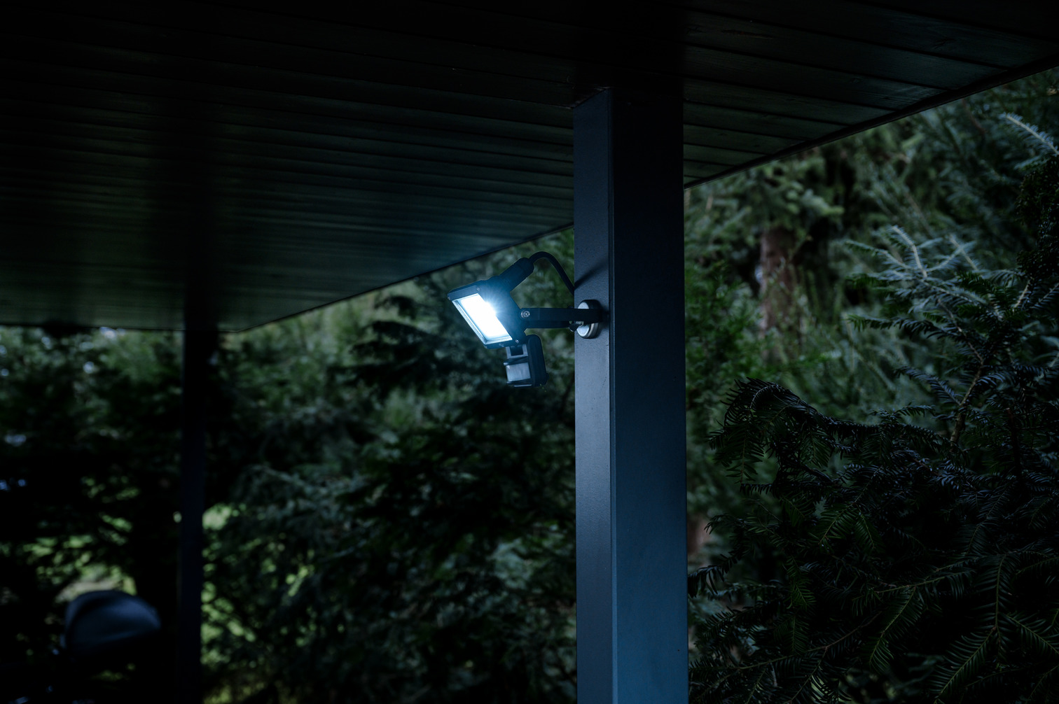 LED Strahler JARO mit Infrarot-Bewegungsmelder, 1150lm, IP65 | 10W, P 1060 brennenstuhl®
