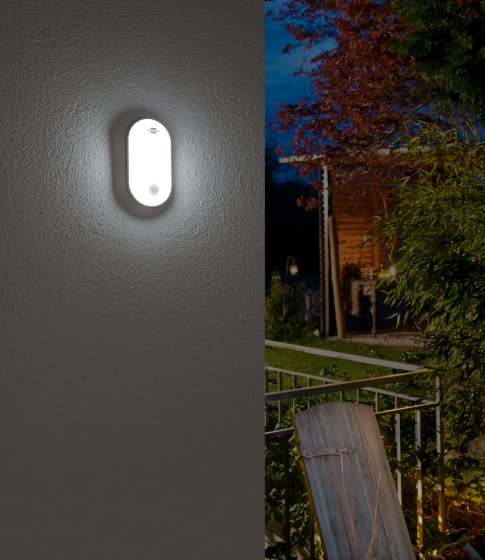 LED Ovalleuchte OL 1650 P mit Infrarot-Bewegungsmelder 1680lm, weiss, IP54 - Anwendungsbild